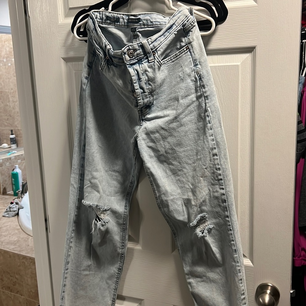Distressed boyfriend jeans